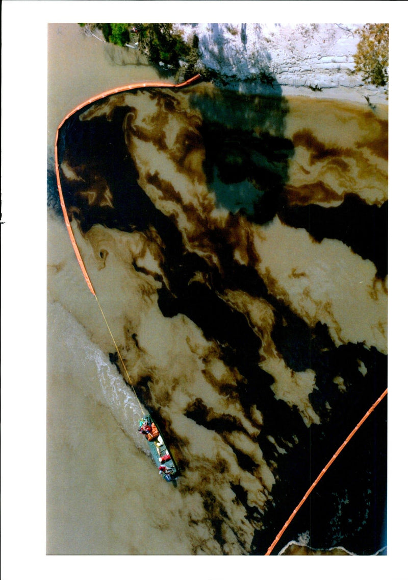 1994 FLOODWATERS EARLIER THE WEEK RUPTURED SEVERAL TITLE USA WRITER COUNTRY - Vintage Photograph