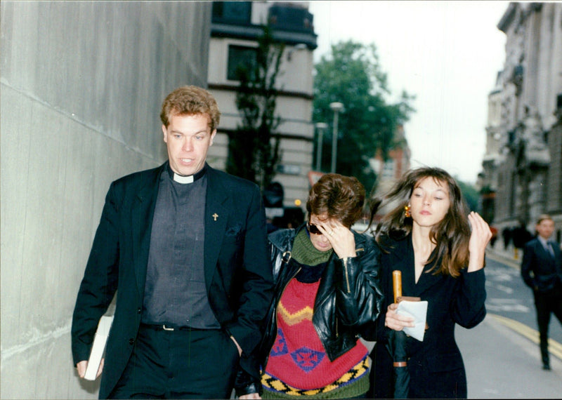 RAW HOME AND COUNCILLO MURDER FRED FEATHERS COURT FAR FREDFEATHER - Vintage Photograph