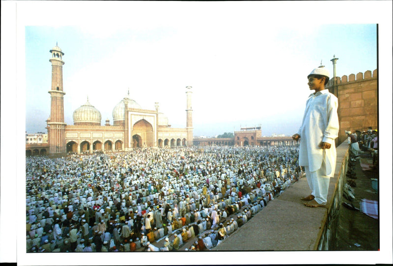 1996 MARKS THE END RAMADAN NINTH MONTH TITLE WRITER COUNTRY FESTIVAL - Vintage Photograph