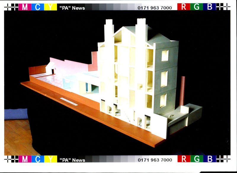 1995 MODEL CROMWELL REET WHICH HAS BEEN USED THE ROSE WRITER COUNTRY - Vintage Photograph