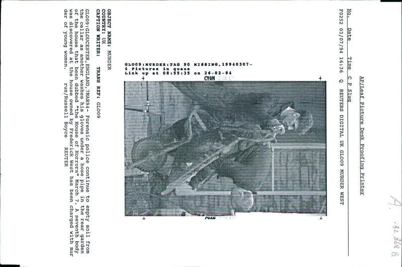 1994 FREDERICK WEST HAS BEEN CHARGE RUSSELL BOYCE ENGLAND WRITER POLICE COUNTRY - Vintage Photograph