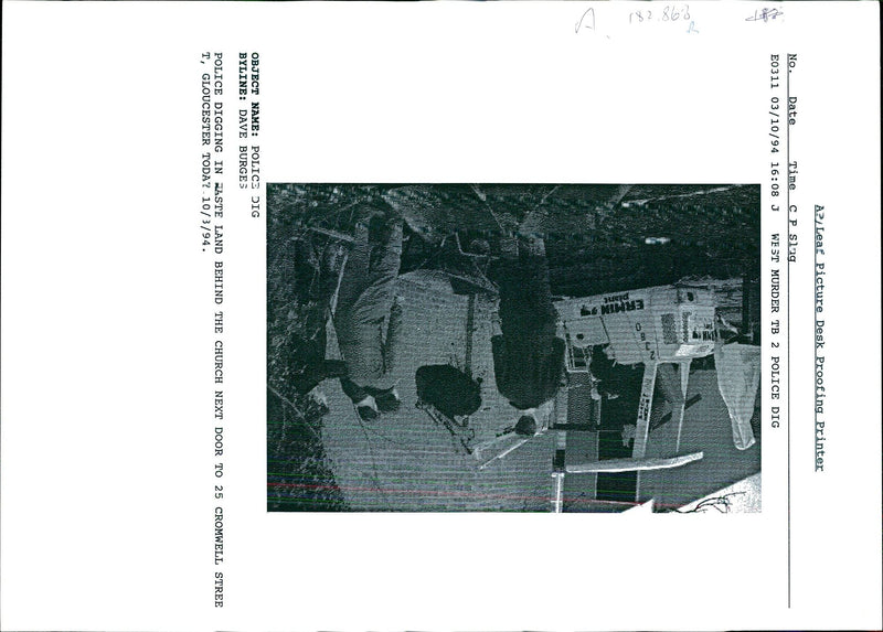 POLICE DOG WEST MURDER DIG OBJECT ERMINA DAVE BURGES - Vintage Photograph