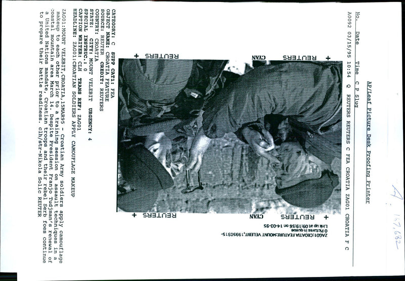 1995 CROATIAN SOLDIERS BATTLE NIKOLA SOLIC WRITER UNITED COUNTRY PRESIDENT ARMY - Vintage Photograph