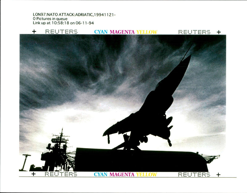 1994 LON NATO ATTACK ADRIATIC PICTURES AIRCRAFT WRITER ITALY BRITISH ROYAL - Vintage Photograph