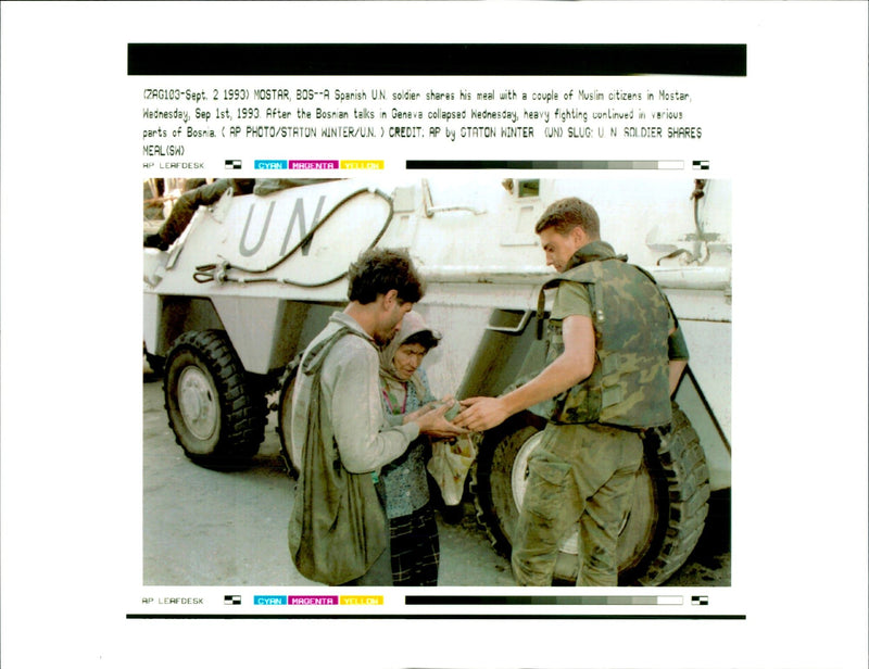 1993 AFTER BOSNIAN TALKS GENEVA COLLAPSED WEDNESDAY HEAVY FIGHTING CONLINUED - Vintage Photograph