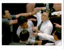 1995 CHINESE LAWMAKER LIN MING PUNCHES RIV HUANG TITLE WRITER SECOND COUNTRY - Vintage Photograph