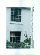 MURDERED WOMAN FOUND DEAD HER HOME POLICE MICHAEL ELIZABETH PRESS JOHN - Vintage Photograph