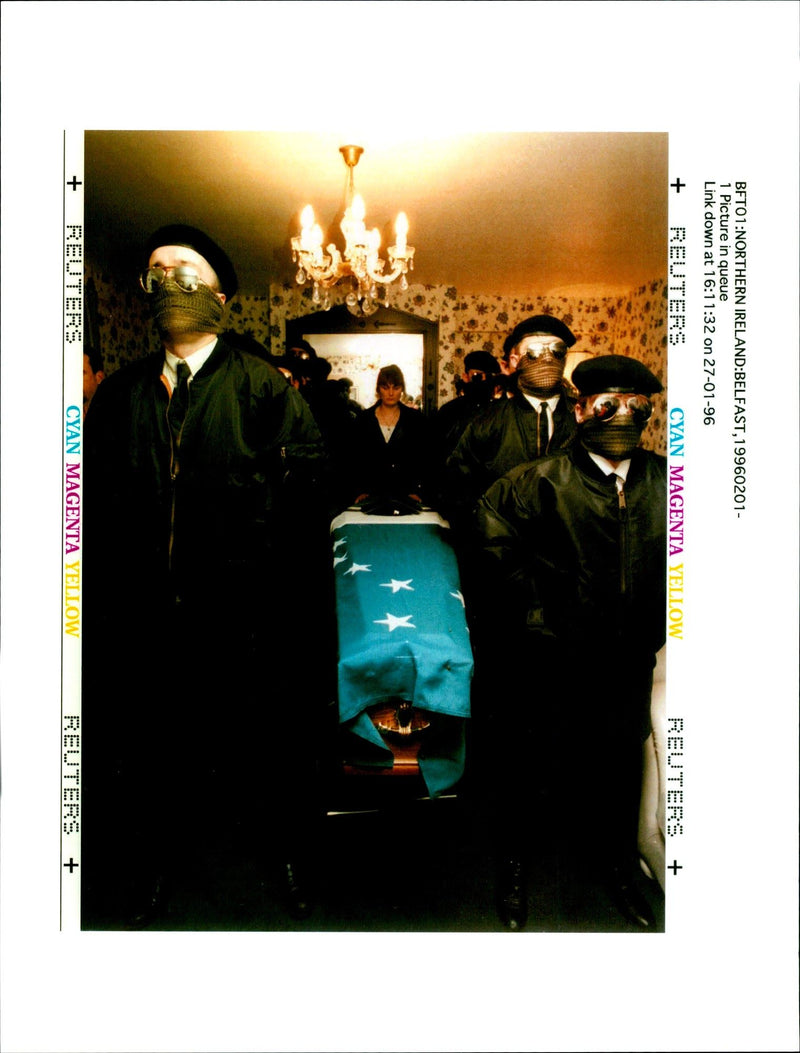 1996 COLLEAGUES MURDEREC IRISH NAZIONAL LIB PAUL BATES KINGDOM WRITER UNITED - Vintage Photograph