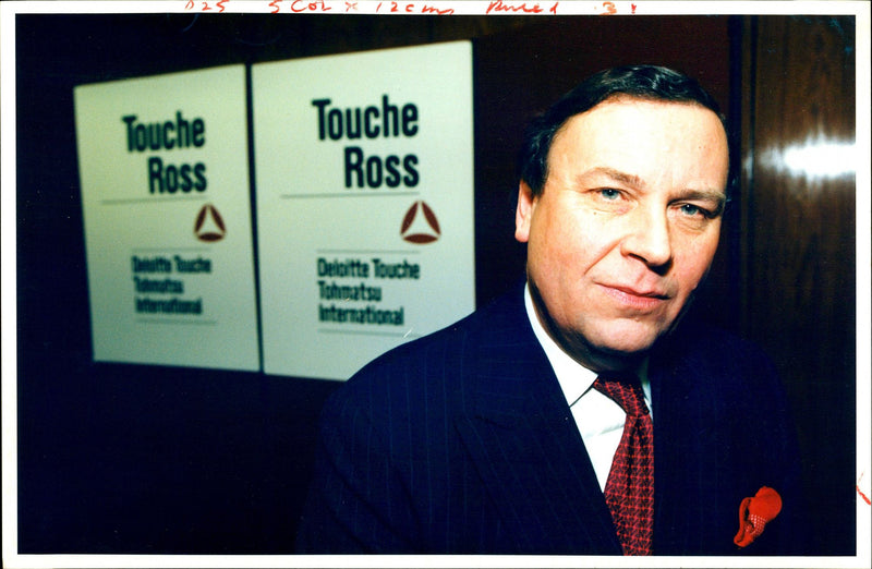 1994 TOUCHE ROSS DELOITTE AND TOHMATSU ARE NOW SPECIALIS TONY PRIME PUBLISHED - Vintage Photograph