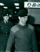 1983 PRIVATE PHILIP MATON AGED TOOK TANK MILE JULIAN SIMMONDS SIMMONS - Vintage Photograph