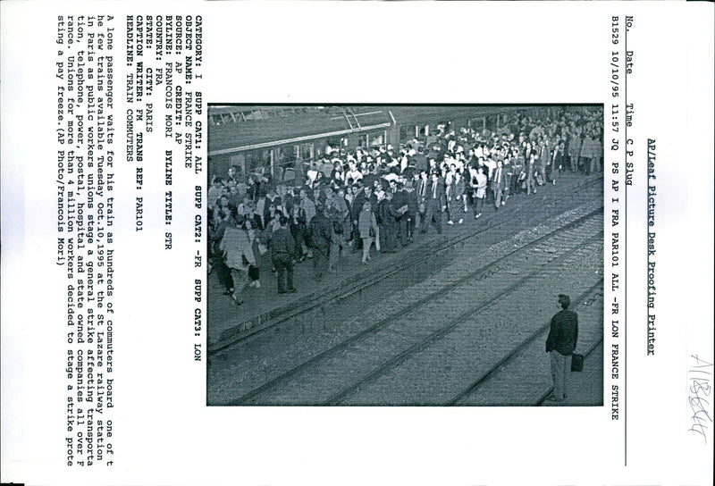 CAMERA FRANCE PRESS WRITER PARIS - Vintage Photograph