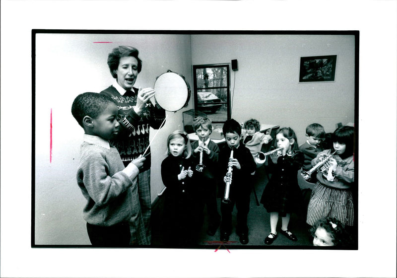 1902 ANN RACHLIN HAS FIVEYEAROLDS HOOKED HAYDN MARRI HONEY MUSIC PUBLISHED - Vintage Photograph