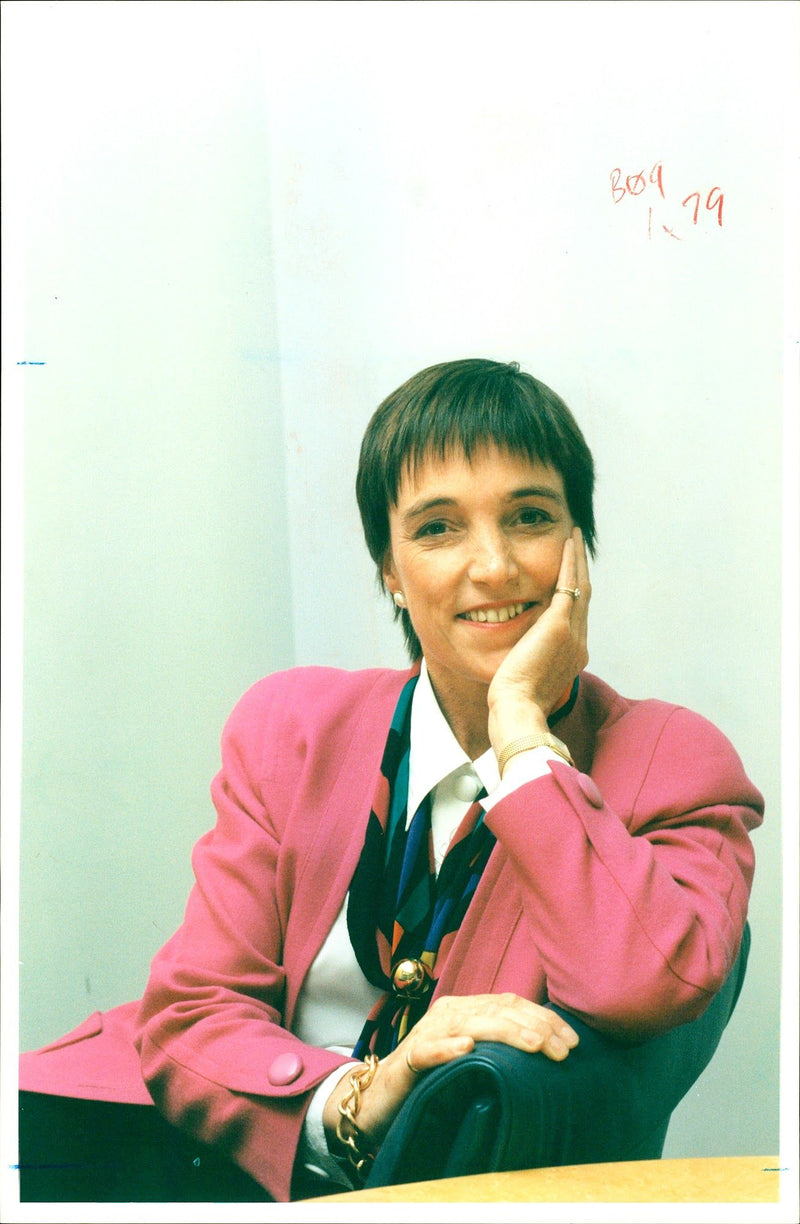 1995 TAX ACCOUNTANT LESLIE FERRAR ASK THE REVENUE HOW HAS DONE ITS PUBLISHED - Vintage Photograph