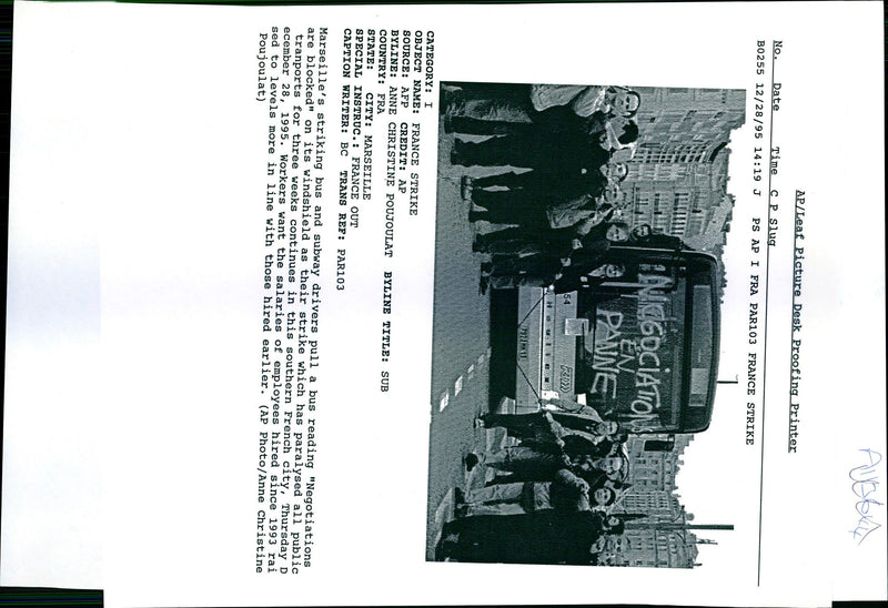 1995 MARSEILLES STRIKING BUS AND SUBWAY DRI ANNE CHRISTINE WRITER FRENCH FRANCE - Vintage Photograph