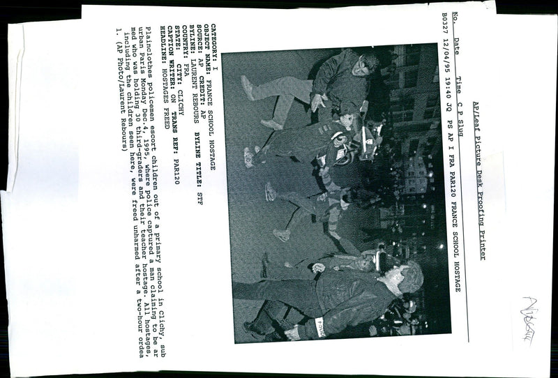 1995 POLICE CAPTURED MAN CLAIMING LAURENT REBOURS TITLE PARIS WRITER FRANCE - Vintage Photograph