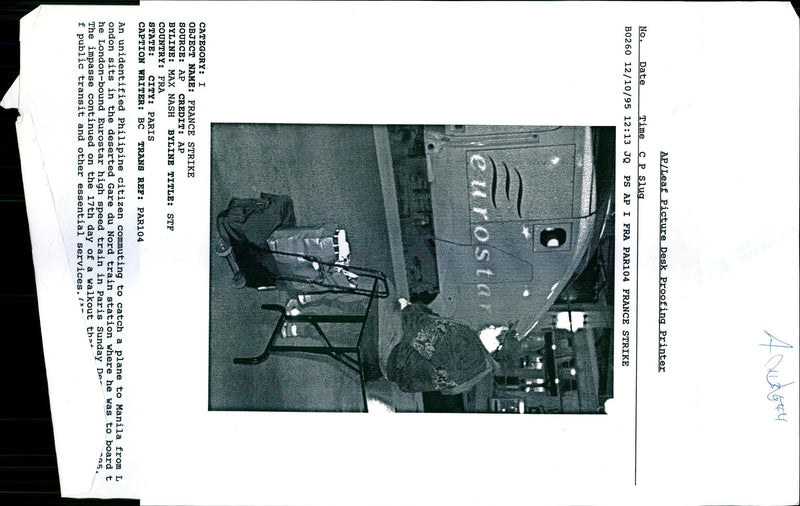 1995 THE IMPASSE CONTINUED DAY WALKOUT THA MAX NASH PARIS FRANCE - Vintage Photograph