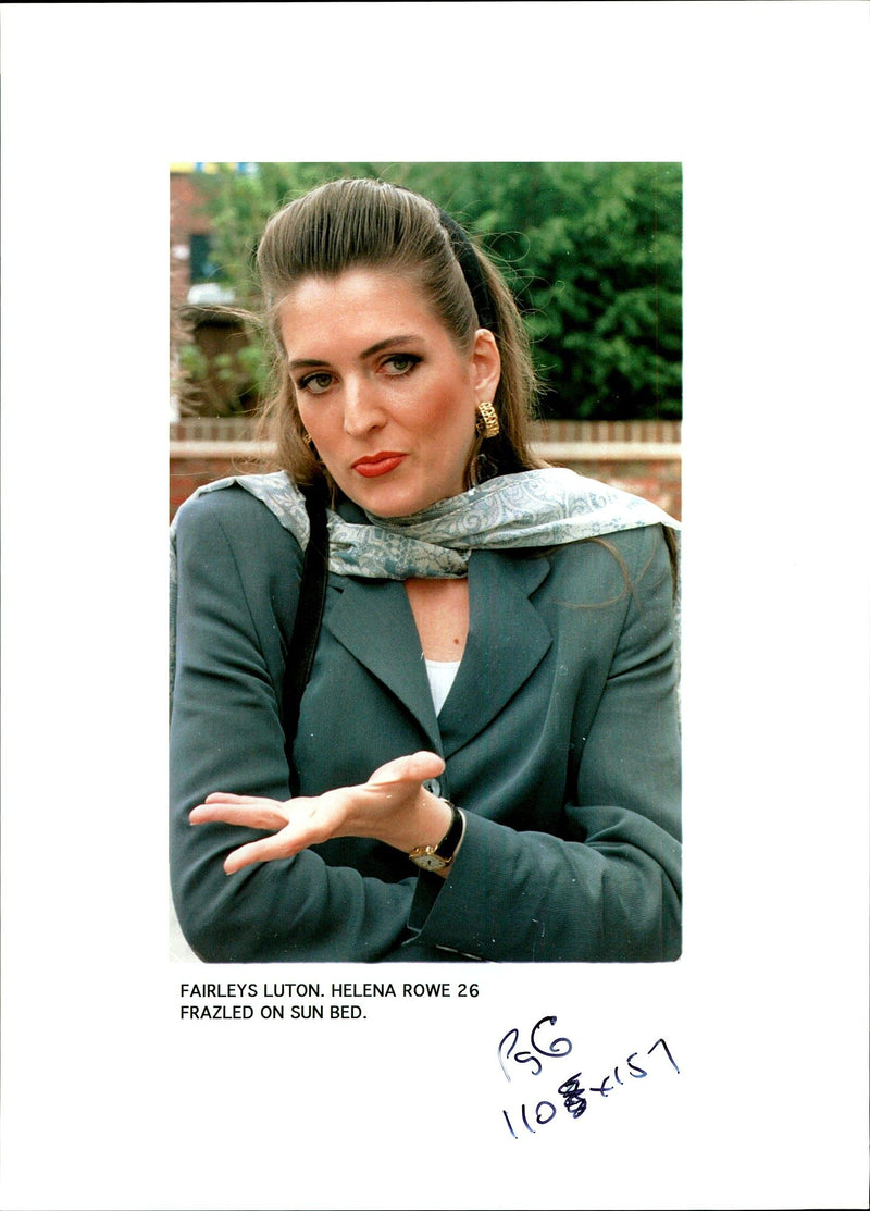 1995 CABLE HELENA ROWE WHO SUFFERED HIGH BLOOD PRESSURE AND BLURRED PUBLISHED - Vintage Photograph