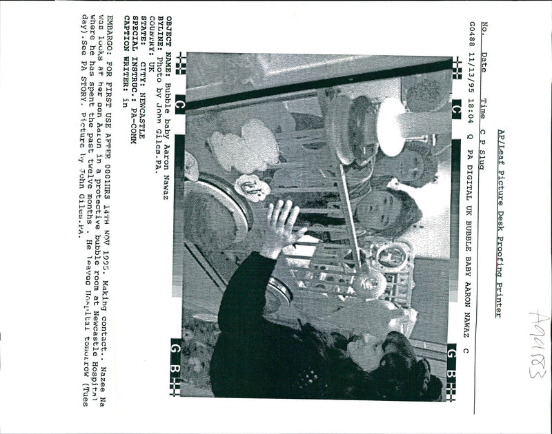 1995 ADAS LEAF PICTURE DESK PROOFING PRINTER JOHN GILES WRITER COUNTRY - Vintage Photograph