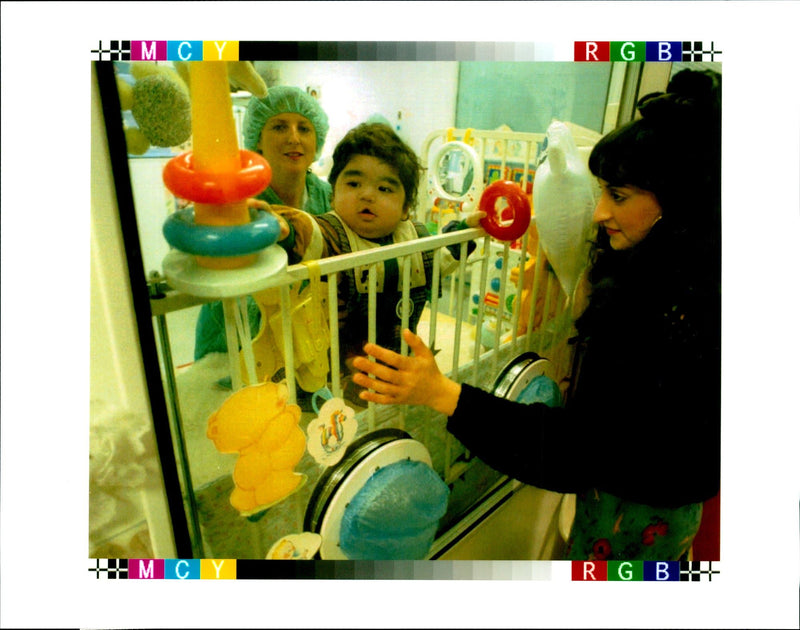 1995 ADAS LEAF PICTURE DESK PROOFING PRINTER JOHN GILES WRITER COUNTRY - Vintage Photograph