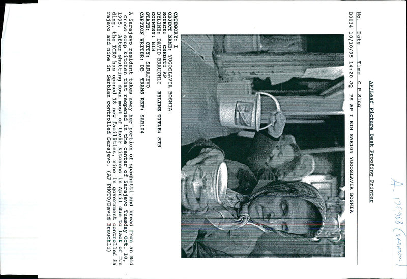 1995 AFTER SHUTTING DOWN MOST THEIR KITCHEN DAVID BRENCHLEY TITLE WAR WRITER - Vintage Photograph