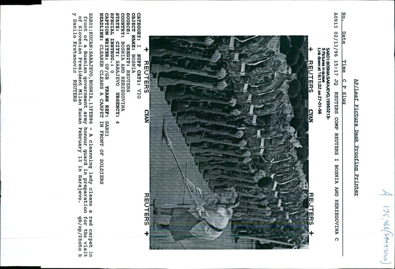 1996 BOSNIAN PRESIDENT MILAN KUCAN VISITED DANILO KRSTANOVIC WRITER LADY ARMY - Vintage Photograph