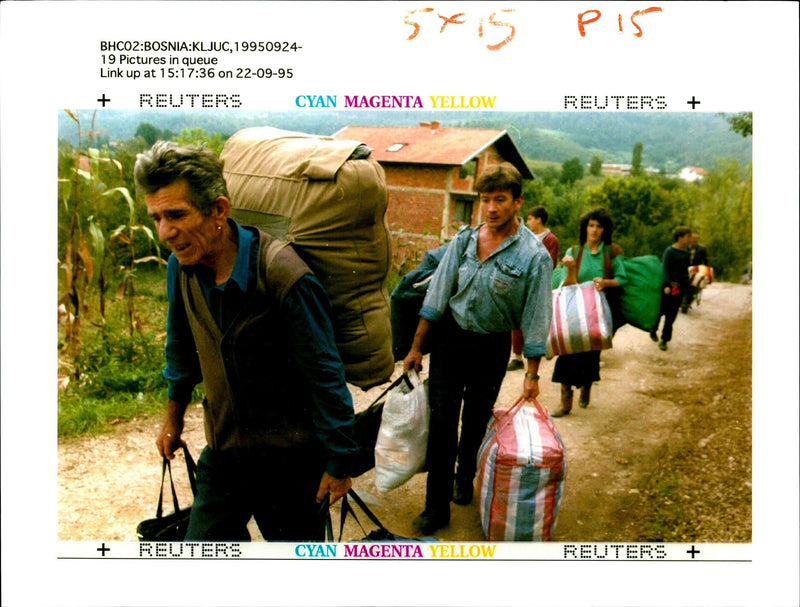 1995 SOME MOSLEMS THAT WERE LIVING THE BOSNIAN WADE GODDARD WRITER COUNTRY - Vintage Photograph