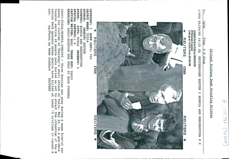 1995 PEOPLE WERE BURIED NOT ATRACT THE ATTENT WADE GODDARD WRITER COUNTRY - Vintage Photograph