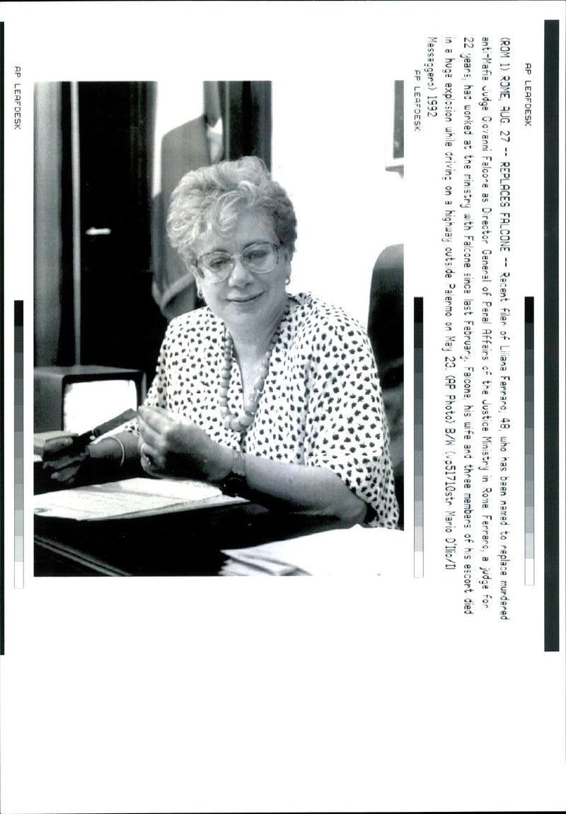 1992 LILIANA FERRARO NAMED REPLACE MURDERED ANTI MEMBERS WIFE DIRECTOR DIED - Vintage Photograph