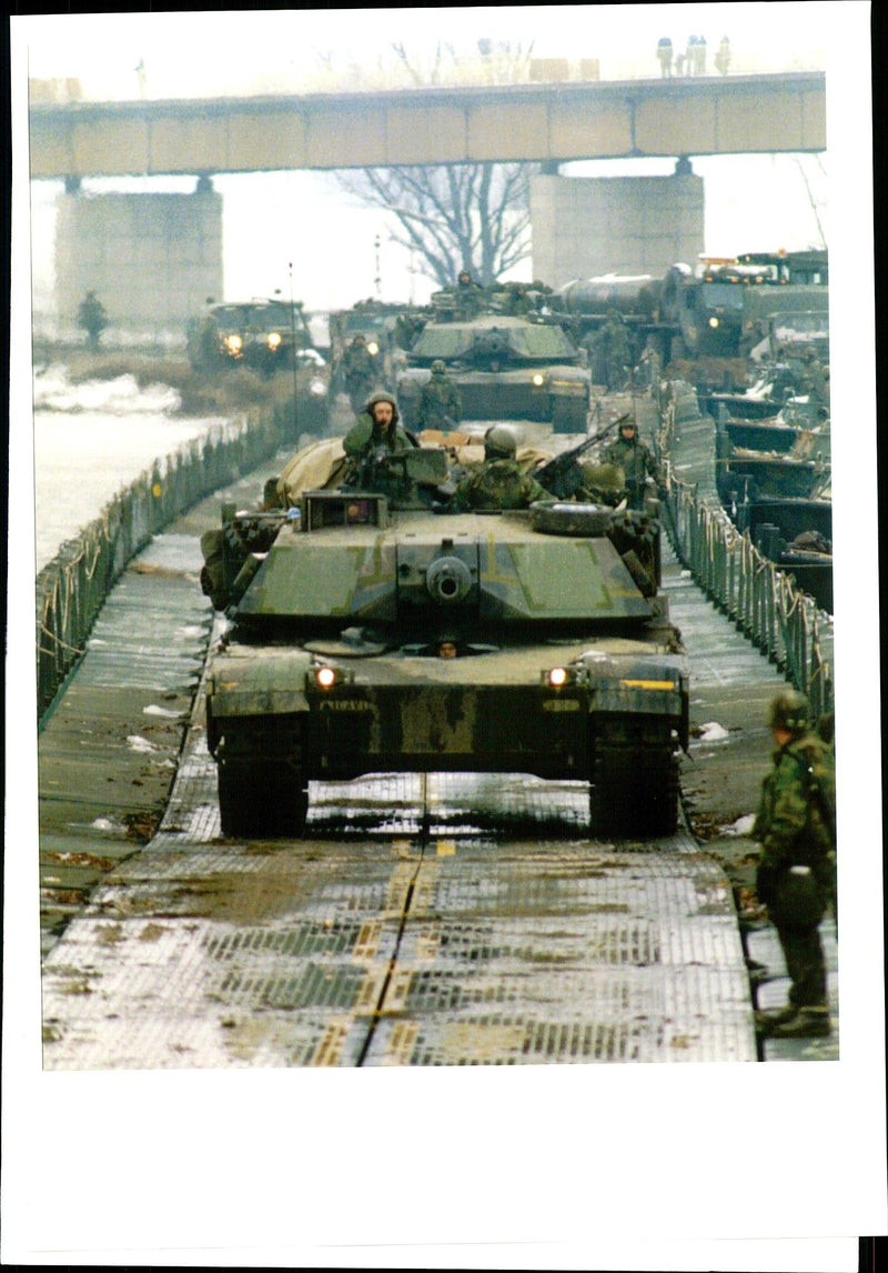 1995 TANKS WITH THE CAVALRY REGIMEN PETER DEJONG TITLE WRITER COUNTRY - Vintage Photograph