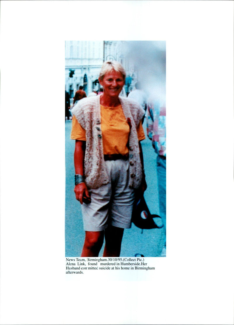 ALENA LINK WAS FOUND MURDERED HUMBERSIDE HER HUSBAND COMMITTED SUICIDE - Vintage Photograph