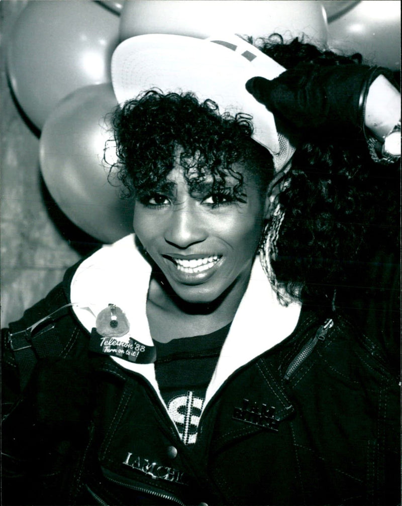 Sinitta - Vintage Photograph