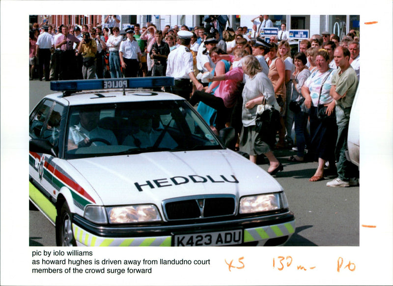 1995 HOWARD HUGHES ACCUSED MURDERING SOPHIE HOOK SEVEN VIN MEMBERS PUBLISHED - Vintage Photograph