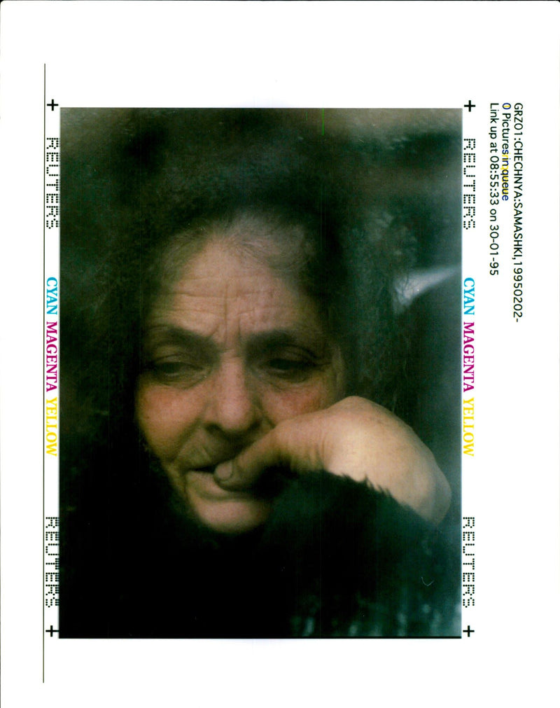 1995 ARANY LEAF PICTURE DESK PROOFING PRI REUTER GRZ RUSSIAN WRITER RUSSIA - Vintage Photograph