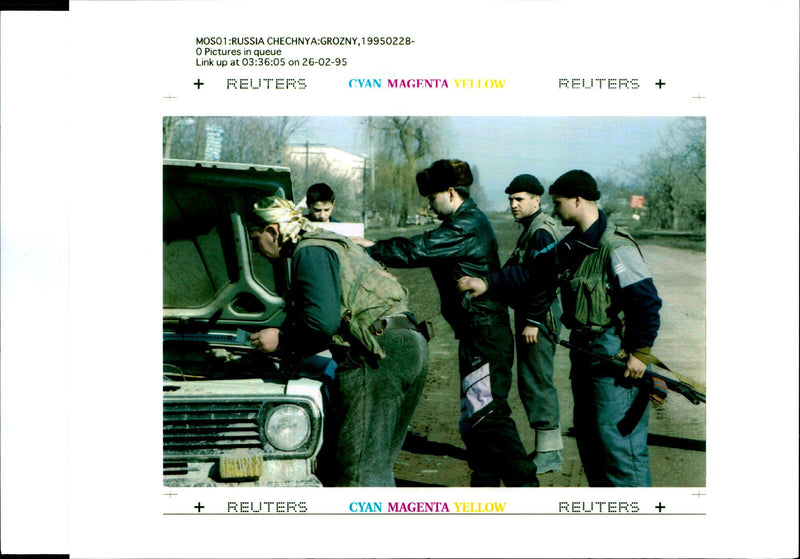 1995 LEAF PICTURE DESK PROOFING PRINTER DATE CAR RUSSIAN WRITER RUSSIA - Vintage Photograph