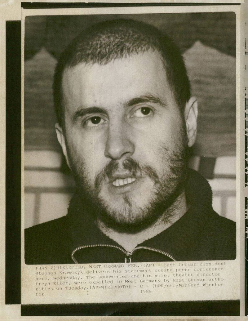 1988 FEB WIFE PRESS SONGWRITER GERMAN - Vintage Photograph