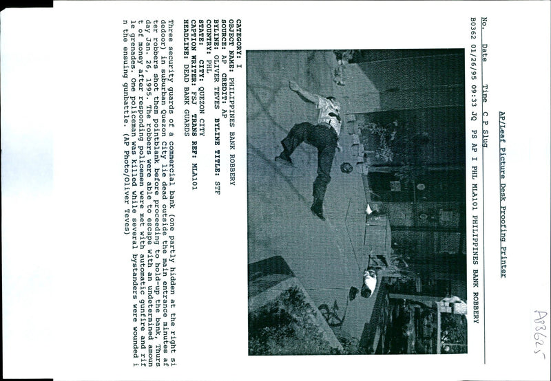 1995 THREE SECURITY GUARDS COMMERCIAL BANK LIE DEAD OUT TITLE WRITER COUNTRY - Vintage Photograph