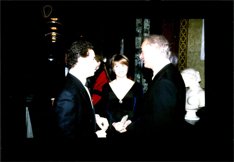 1995 LADY FASHION MUSIC PUBLISHED - Vintage Photograph