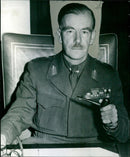 Robertson Baron and his wife - Vintage Photograph