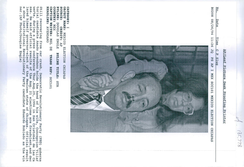1994 AMADO AVENDANO THE DOUGLAS ENGLE EDUARDO CAR WRITER PRESS WIFE TITLE - Vintage Photograph
