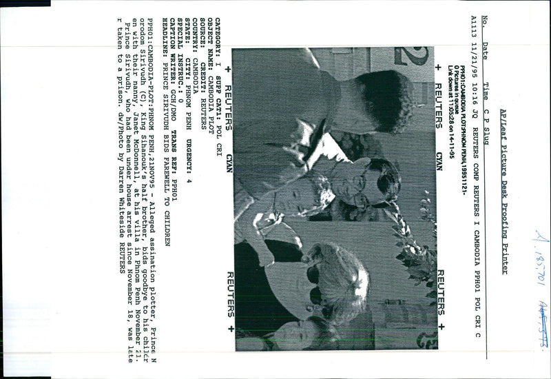 1995 LEAF PICTURE DESK DARREN WHITESIDE JANET MCDONNELL KING WRITER PRINCE - Vintage Photograph