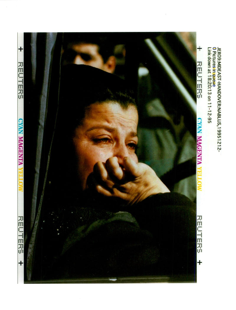 1995 THE END YEAR SIX JIM HOLLANDER JERO MILITARY CAR WRITER POLICE - Vintage Photograph