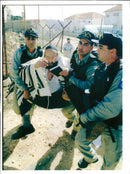 1995 LEAF PICTURE DESK PROOFING PRINTE EYAL WARSHAVSKY TITLE WRITER POLICE - Vintage Photograph