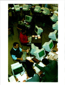 1995 BUSINESS BOOMING BECAUSE DAKHAKHNY MOHAMED TITLE WRITER COUNTRY - Vintage Photograph