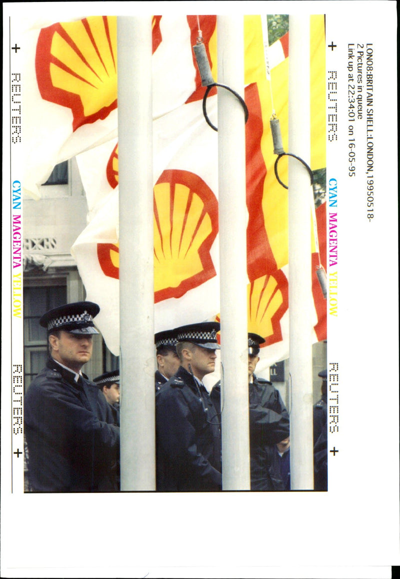1995 UNITED POLICE KINGDOM WRITER BRITAIN - Vintage Photograph