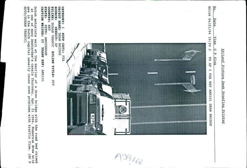 1994 LEAF PICTURE DESK PROOFING PRINTER DATE TITLE WRITER CAPITAL COUNTRY - Vintage Photograph