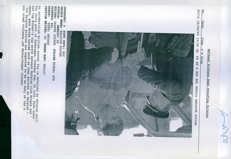 1995 BELGIAN POLUICE ARE EXPECTED BACH TITLE WRITER BELGIUM BRITISH - Vintage Photograph