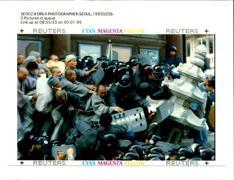 1995 THE SCENES CAPTURED PHTGRAPHER SEOUL LEE JUNG POLICE WRITER - Vintage Photograph