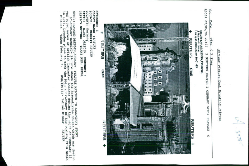 1995 DRESDEN PLANS MARK THE ANNIVERSARY BOMBI WRITER COUNTRY BRITISH - Vintage Photograph