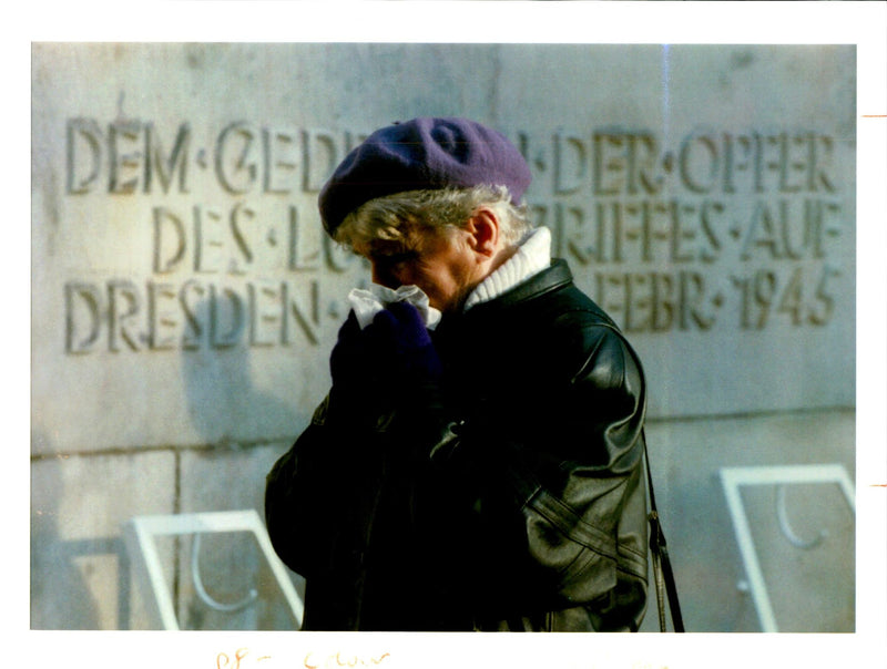 1995 CHARLOTTE PFANN FROM DRESD HANS EDINGER WRITER DIED AIR BRITISH AMERICAN - Vintage Photograph