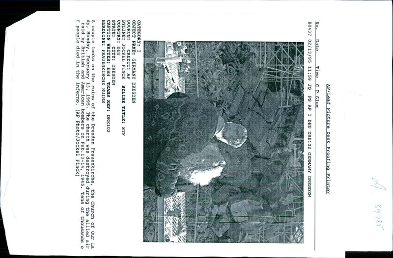 1995 THE DRESDEN FRAUENKIRCHE WAS JOCKEL FINCK AMERICAN WRITER DIED BRITISH - Vintage Photograph